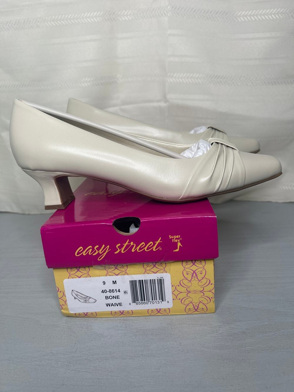 Easy Street Waive Kitten Heel Square Toe Pumps Bone Womens Size 9M